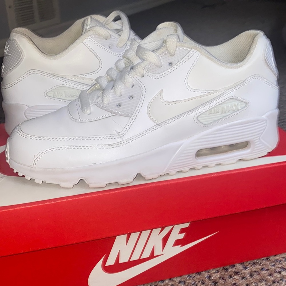Nike Air Max 90 || Grade school 5.5Y